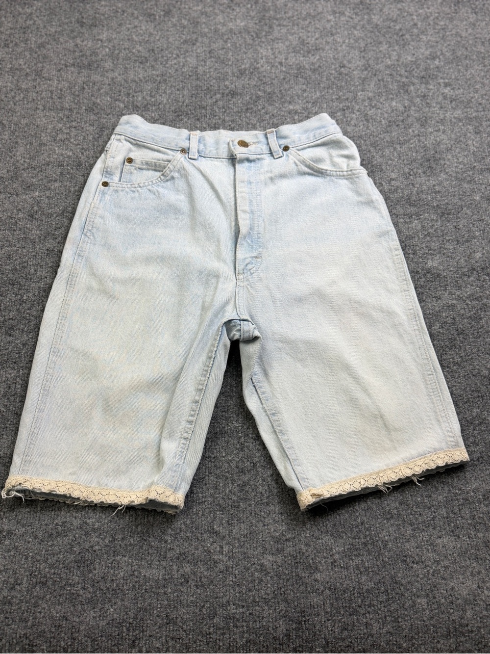 Vintage Lee Light Wash Denim Bermuda Shorts Size 11 Long Lace Trim